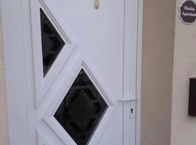 Mónika Apartamento